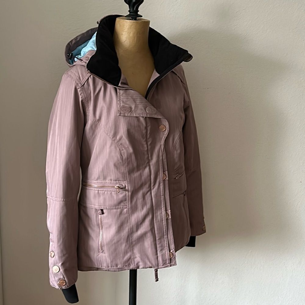 Obermeyer 6 ski snowboard jacket in mauve pink color minor wear shown good cond